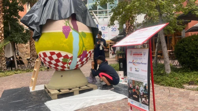 U argentinskoj Mendozi postavljene divovske uskršnje pisanice