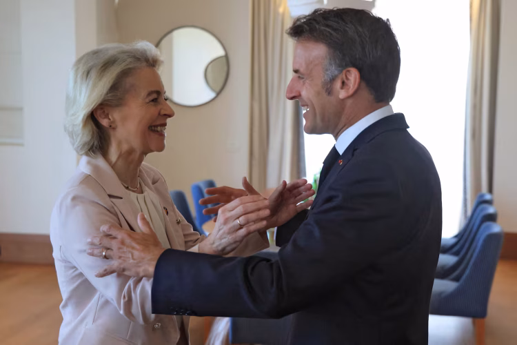 Ratna hipnoza: von der Leyen, Macron i Tusk – birokrati u uniformama