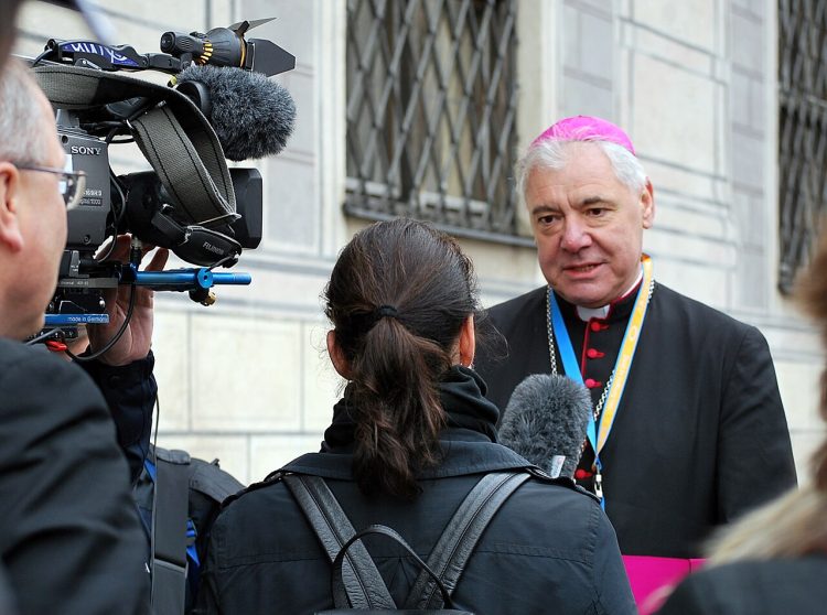Kardinal Müller: Međureligijski dijalog ne znači odricanje od vlastitoga identiteta