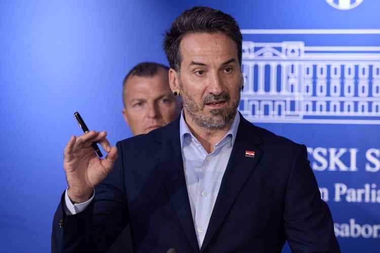 Miletić od Ustavnog suda traži ocjenu zakonitosti Vladine Odluke o objavi cjenika