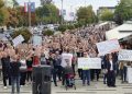 Veliki prosvjed u Našicama: Građani protiv spaljivanja otpada iz Gospića u cementari Nexe