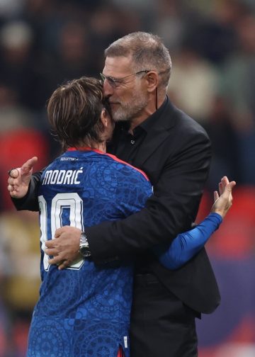 Modrić izazvao oduševljenje u Andaluziji: Kapetan uoči utakmice dijelio autograme španjolskim navijačima