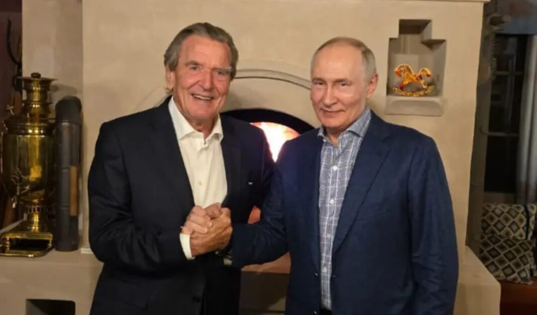 Dok bjesni rat, bivši njemački kancelar slavi rođendan s Putinom u njegovu domu! Dok bjesni rat, bivši njemački kancelar slavi rođendan s Putinom u njegovu domu!