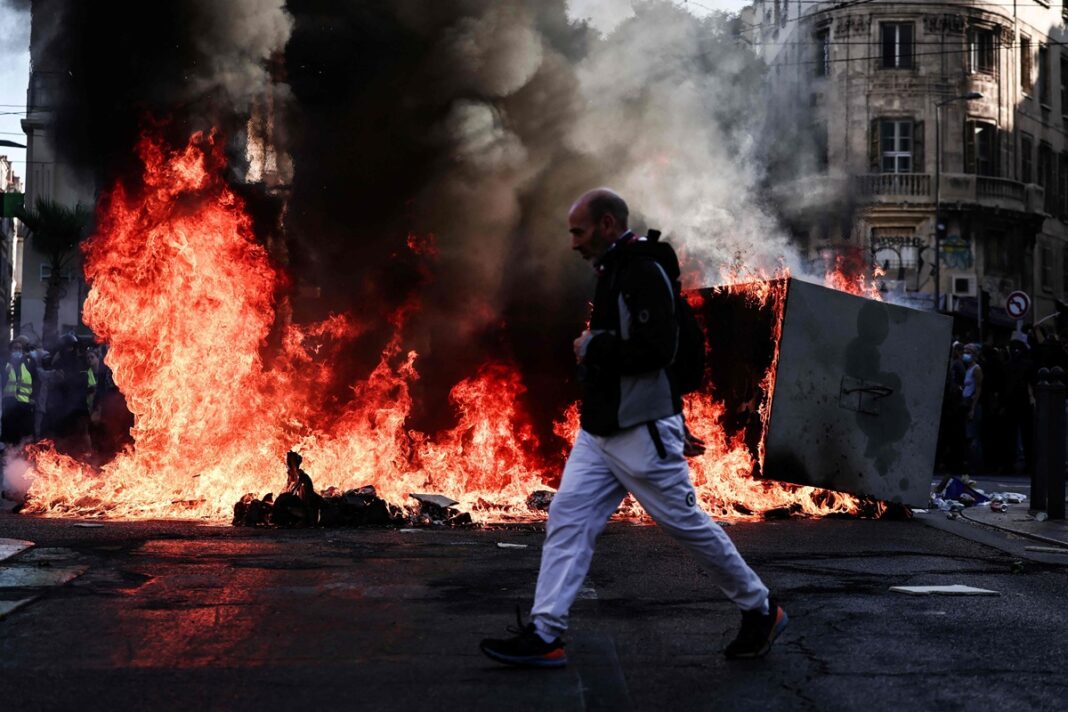 Zelene politike stigle na naplatu: Europa gori, a Bruxelles i dalje razmišlja o vjetrenjačama Zelene politike stigle na naplatu: Europa gori, a Bruxelles i dalje razmišlja o vjetrenjačama