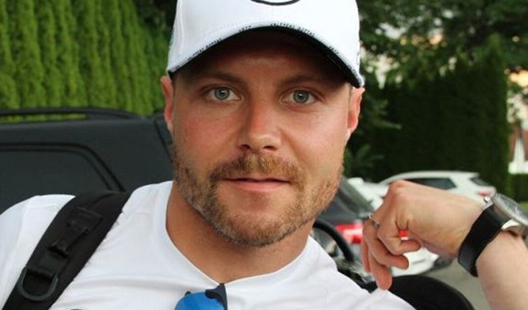Valtteri Bottas stigao na utrku Formule 1 u Singapuru biciklom iz Malezije Valtteri Bottas stigao na utrku Formule 1 u Singapuru biciklom iz Malezije
