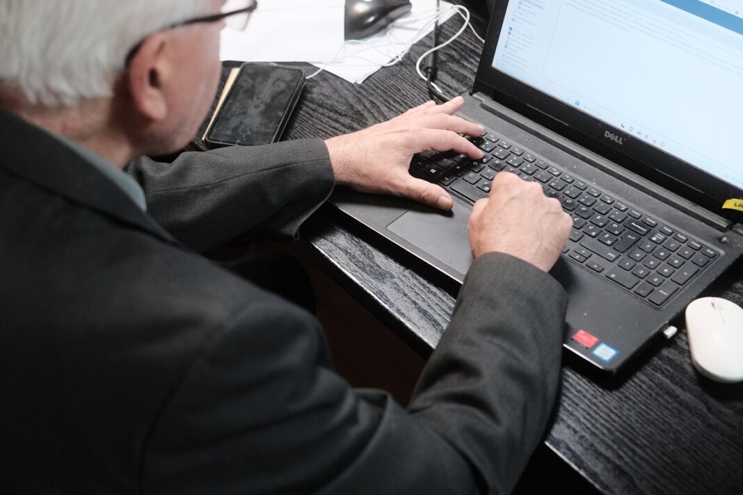 Hrvati masovno krše autorska prava – 69 posto ispitanika nelegalno pristupa sadržaju na internetu Hrvati masovno krše autorska prava – 69 posto ispitanika nelegalno pristupa sadržaju na internetu
