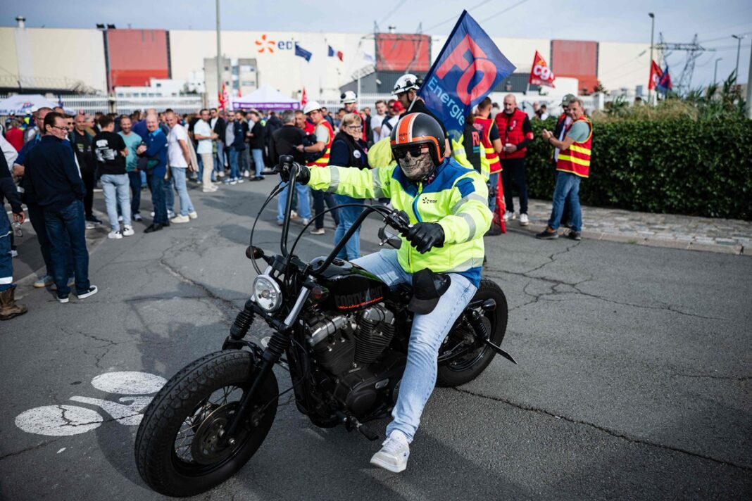 Zero Motorcycles postavio novi Guinnessov rekord: Električnim motociklom prešli 436,5 kilometara s jednim punjenjem Zero Motorcycles postavio novi Guinnessov rekord: Električnim motociklom prešli 436,5 kilometara s jednim punjenjem