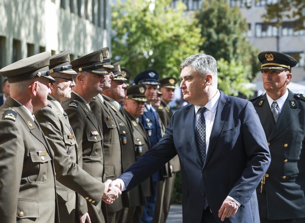Predsjednik Republike odobrio Anušićev zahtjev za angažman OSRH-a u međunarodnim misijama Predsjednik Republike odobrio Anušićev zahtjev za angažman OSRH-a u međunarodnim misijama