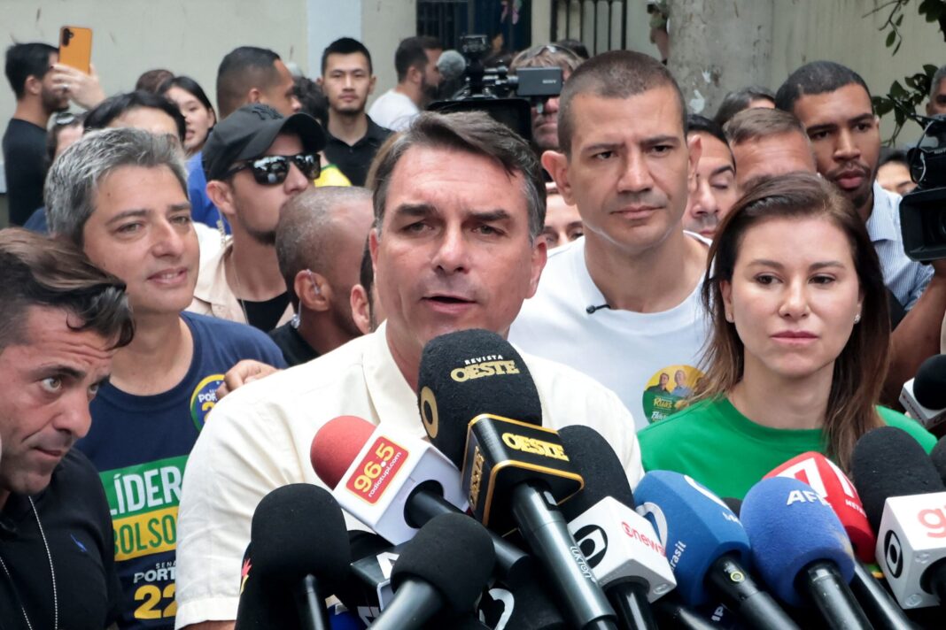 Iznenađenje u Brazilu: desni Flávio Bolsonaro pobijedio lijevog Lulu, odluka pada u drugom krugu Iznenađenje u Brazilu: desni Flávio Bolsonaro pobijedio lijevog Lulu, odluka pada u drugom krugu