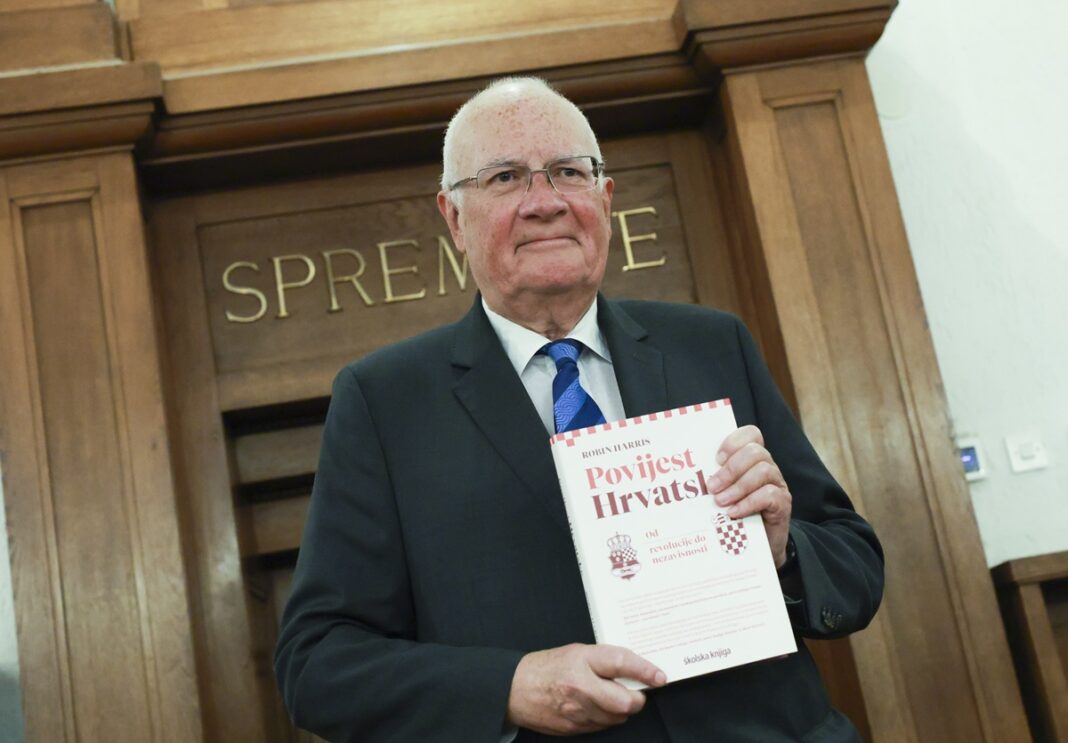 U Hrvatskome državnom arhivu predstavljena knjiga Robina Harrisa “Povijest Hrvatske – od revolucije do nezavisnosti” U Hrvatskome državnom arhivu predstavljena knjiga Robina Harrisa “Povijest Hrvatske – od revolucije do nezavisnosti”