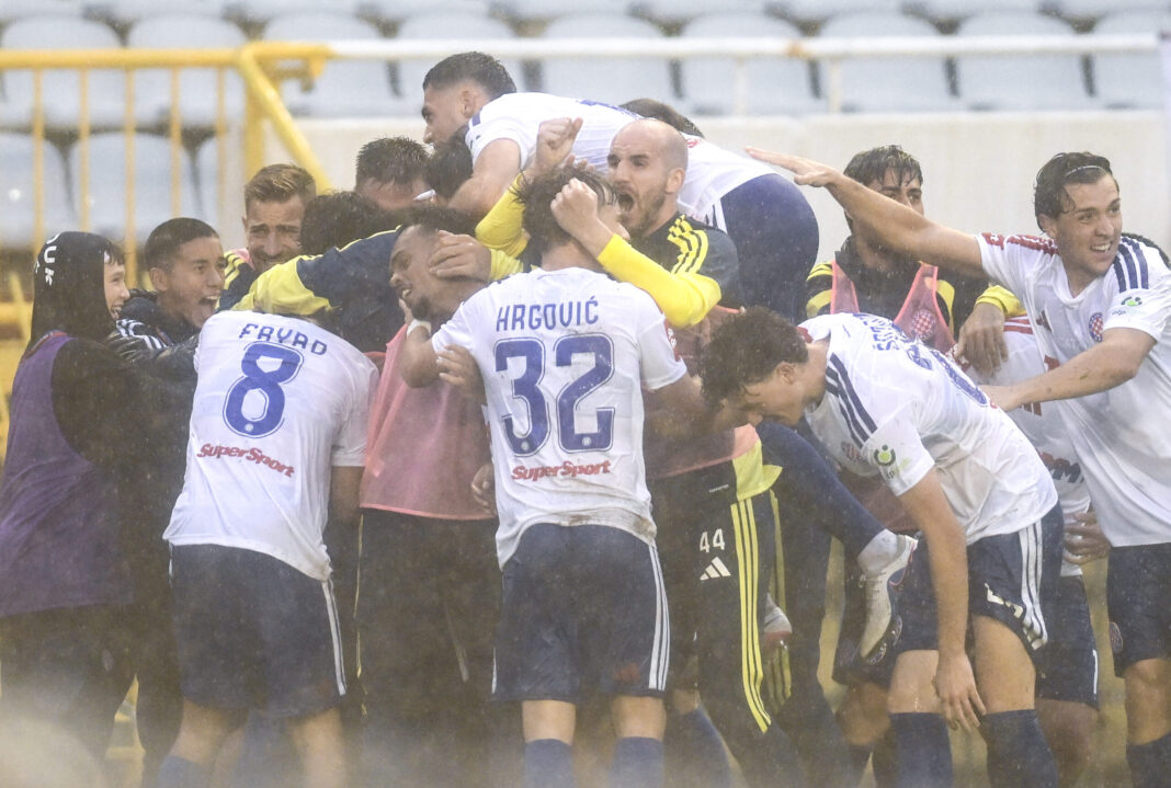 Hajduk preokretom svladao Dinamo 2-1 u kišnom derbiju na Poljudu Hajduk preokretom svladao Dinamo 2-1 u kišnom derbiju na Poljudu