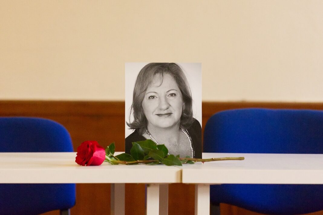 Održana komemoracija za Andreu Zlatar: Kolege i prijatelji oprostili se od istaknute književnice i znanstvenice Održana komemoracija za Andreu Zlatar: Kolege i prijatelji oprostili se od istaknute književnice i znanstvenice