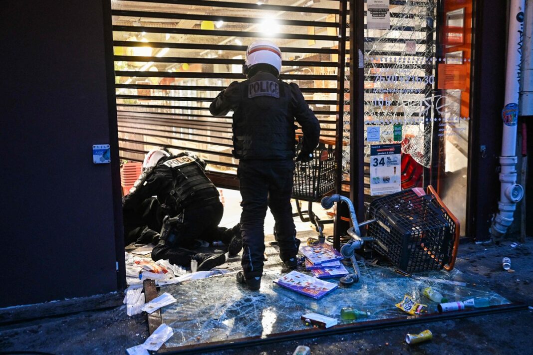 Emmanuel Macron odbio ostavku ministra unutarnjih poslova Laurenta Nuneza Emmanuel Macron odbio ostavku ministra unutarnjih poslova Laurenta Nuneza