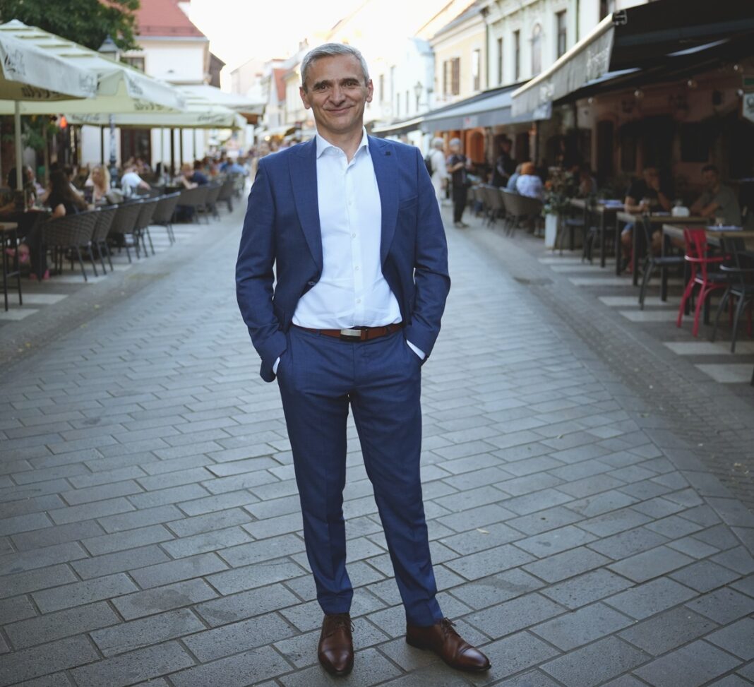 Josip Katalinić: „Gradonačelnica Rinčić nam prodaje peć za problem koji sami sebi stvaramo, a dimnjak bi stajao nekoliko stotina metara od KBC-a“ Josip Katalinić: „Gradonačelnica Rinčić nam prodaje peć za problem koji sami sebi stvaramo, a dimnjak bi stajao nekoliko stotina metara od KBC-a“